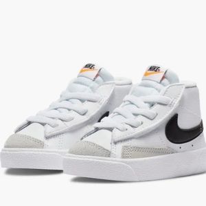NWOT Nike toddler mid 77 Sneaker.